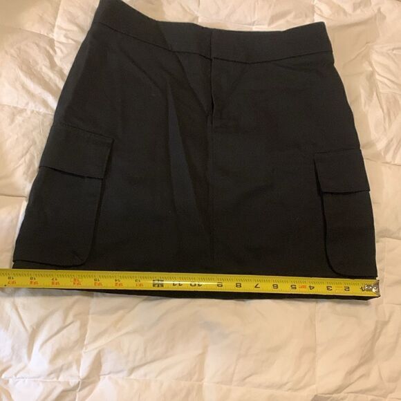 BANANA REPUBLIC, cargo pocket wool skirt, size 6, lined , near new condition - Picture 9 of 11